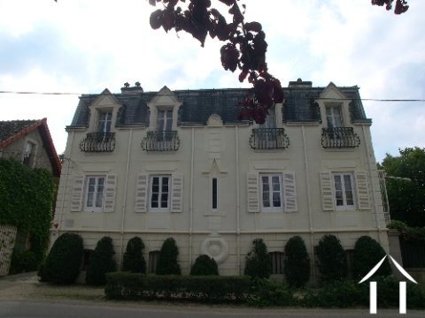 Elegant manor, B+B and rental 