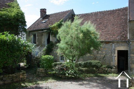 Romantic retreat with 2 bedrooms on a country lane