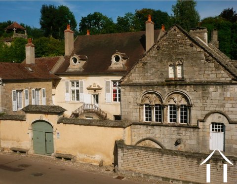 Magnificent Medieval and Bourgeoise Town House