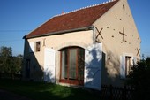 Detached stone cottage in quiet hamlet location