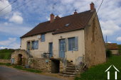 3 bedroom farmhouse with barn and acre plot