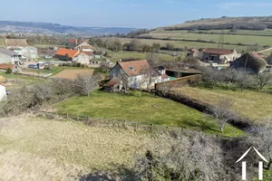 Vue aérienne de la maison et du hameau (2)