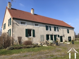 Beautifully located property with stunning views!